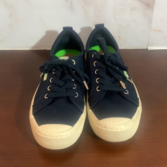 Cariama Women Low Top Navy Canvas Sneakers size 8.5 - Picture 4 of 10